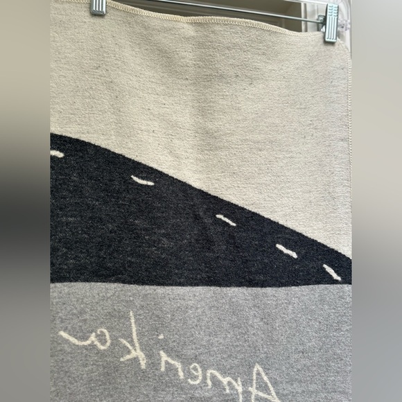 Super Cute David Fussenegger Grey Around the World Blanket/Throw - Picture 8 of 12